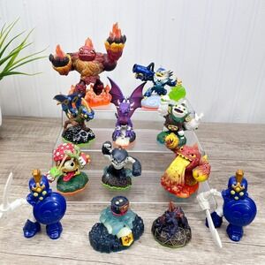 Skylander Lot of 10 Figures +2 Kids meal figures - Some broken, Read description